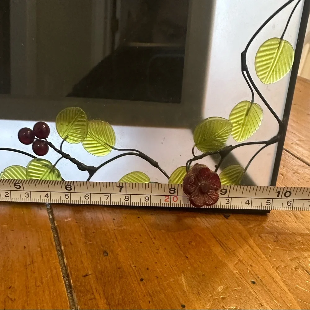 Elegant Frosted Glass Photo Frame Set with Leaf and Berry Design